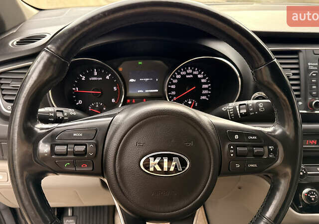 Черный Киа Карнивал, объемом двигателя 2.2 л и пробегом 105 тыс. км за 19900 $, фото 28 на Automoto.ua