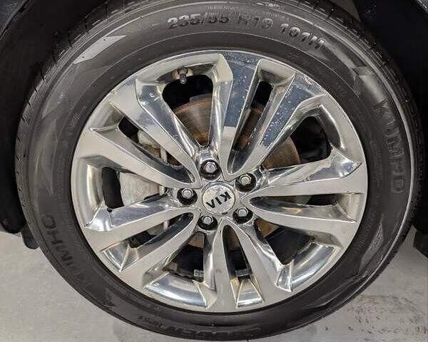 Черный Киа Карнивал, объемом двигателя 2.2 л и пробегом 299 тыс. км за 16500 $, фото 29 на Automoto.ua