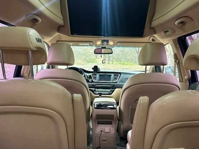 Черный Киа Карнивал, объемом двигателя 2.2 л и пробегом 162 тыс. км за 24700 $, фото 8 на Automoto.ua