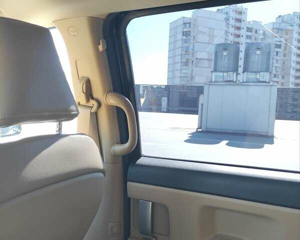 Черный Киа Карнивал, объемом двигателя 2.2 л и пробегом 212 тыс. км за 21500 $, фото 14 на Automoto.ua