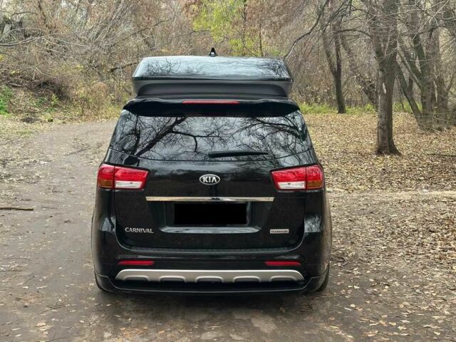 Черный Киа Карнивал, объемом двигателя 2.2 л и пробегом 162 тыс. км за 24700 $, фото 4 на Automoto.ua