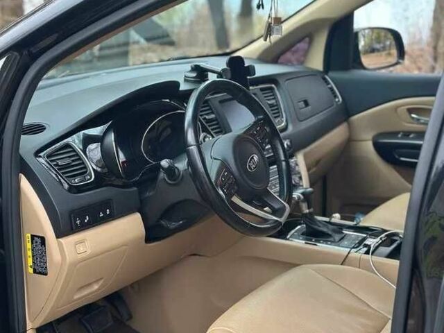 Черный Киа Карнивал, объемом двигателя 2.2 л и пробегом 162 тыс. км за 24700 $, фото 6 на Automoto.ua