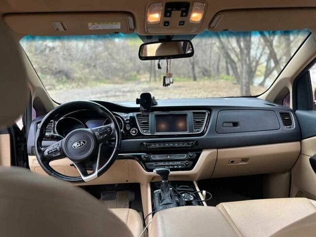 Черный Киа Карнивал, объемом двигателя 2.2 л и пробегом 162 тыс. км за 24700 $, фото 7 на Automoto.ua