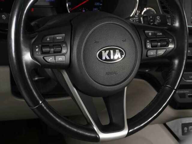 Черный Киа Карнивал, объемом двигателя 2.2 л и пробегом 89 тыс. км за 18100 $, фото 16 на Automoto.ua