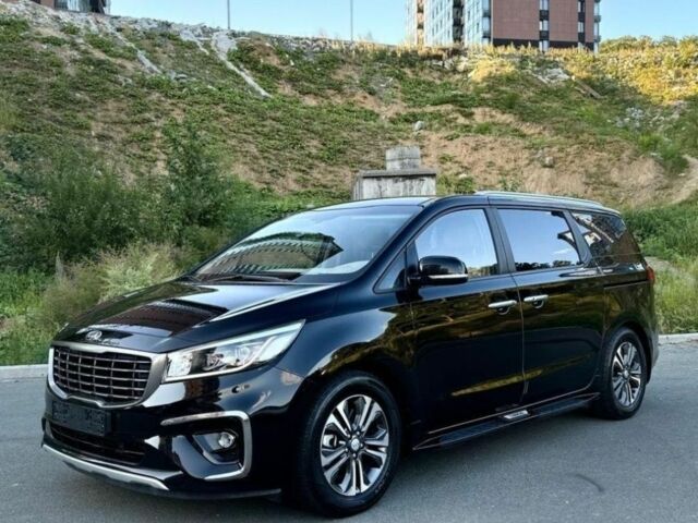 Черный Киа Карнивал, объемом двигателя 0 л и пробегом 100 тыс. км за 17000 $, фото 1 на Automoto.ua