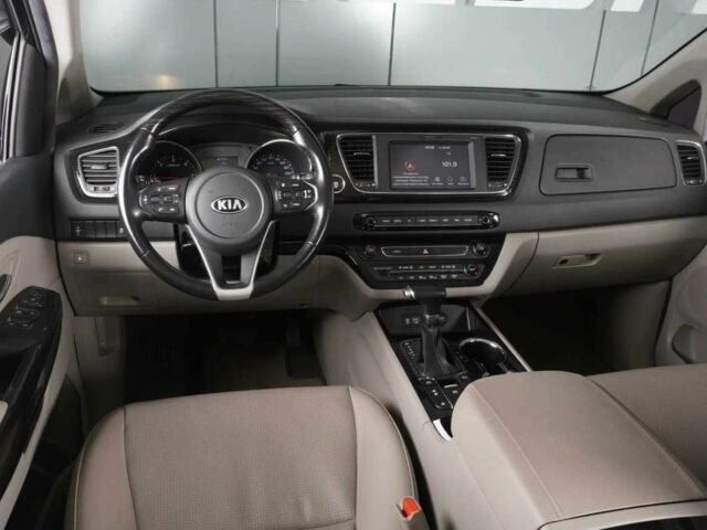 Черный Киа Карнивал, объемом двигателя 2.2 л и пробегом 89 тыс. км за 18100 $, фото 5 на Automoto.ua