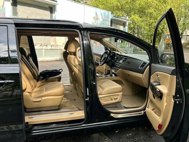 Черный Киа Карнивал, объемом двигателя 2.2 л и пробегом 86 тыс. км за 21000 $, фото 6 на Automoto.ua