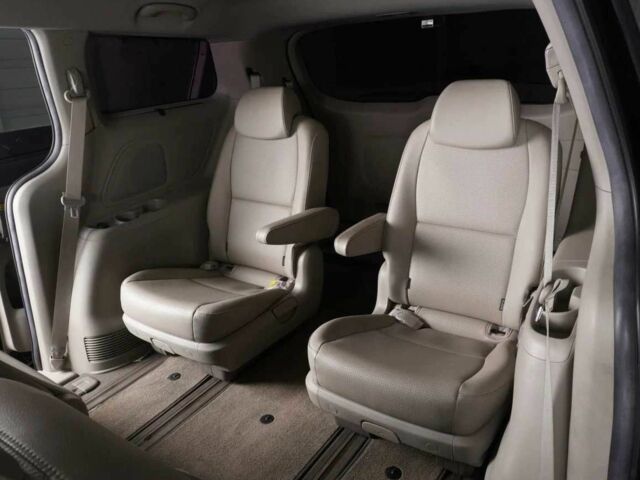 Черный Киа Карнивал, объемом двигателя 2.2 л и пробегом 89 тыс. км за 18100 $, фото 11 на Automoto.ua