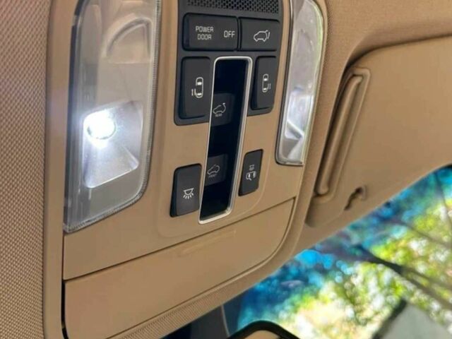 Черный Киа Карнивал, объемом двигателя 2.2 л и пробегом 86 тыс. км за 21000 $, фото 10 на Automoto.ua