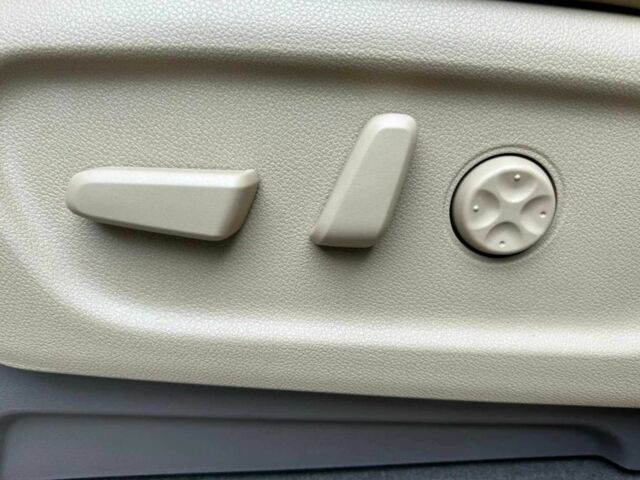 Черный Киа Карнивал, объемом двигателя 2.2 л и пробегом 86 тыс. км за 21000 $, фото 12 на Automoto.ua