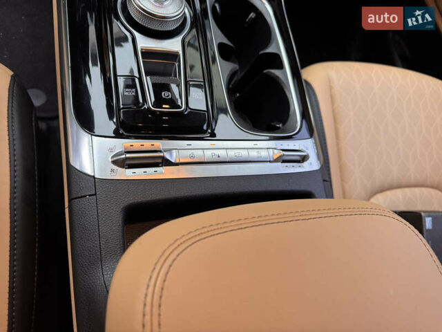 Черный Киа Карнивал, объемом двигателя 2.15 л и пробегом 139 тыс. км за 32800 $, фото 6 на Automoto.ua