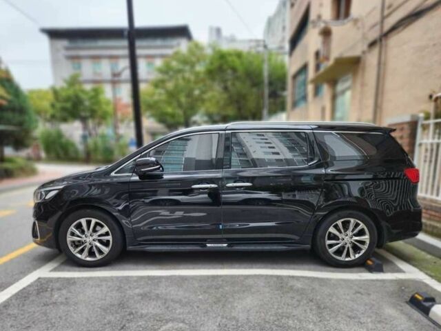 Черный Киа Карнивал, объемом двигателя 2.2 л и пробегом 86 тыс. км за 22300 $, фото 2 на Automoto.ua