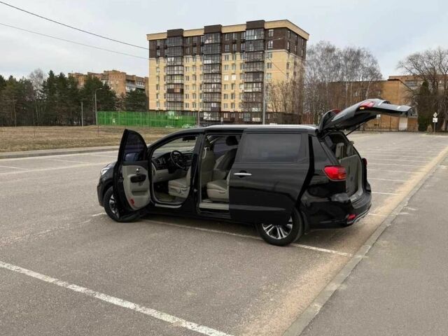 Чорний Кіа Карнівал, об'ємом двигуна 2.2 л та пробігом 135 тис. км за 22400 $, фото 7 на Automoto.ua