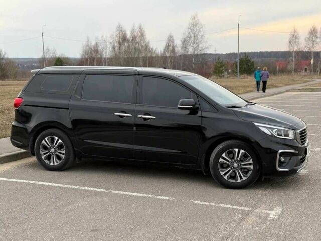 Черный Киа Карнивал, объемом двигателя 2.2 л и пробегом 135 тыс. км за 22400 $, фото 4 на Automoto.ua