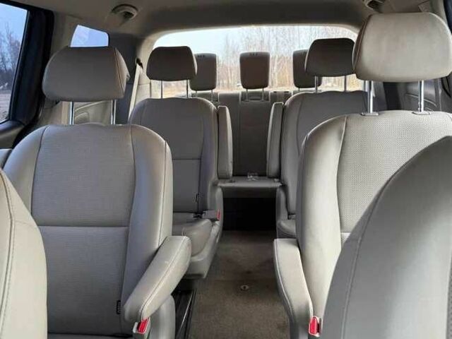 Чорний Кіа Карнівал, об'ємом двигуна 2.2 л та пробігом 135 тис. км за 22400 $, фото 9 на Automoto.ua