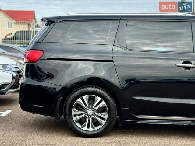 Киа Карнивал 2020 в Киеве на Automoto.ua Черный Киа Карнивал, объемом двигателя 2.2 л и пробегом 78 тыс. км за 25500 $, фото 9 на Automoto.ua