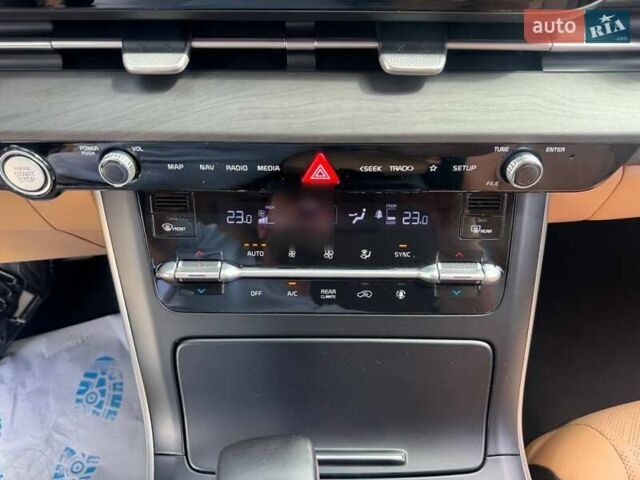 Чорний Кіа Карнівал, об'ємом двигуна 2.15 л та пробігом 94 тис. км за 36900 $, фото 17 на Automoto.ua