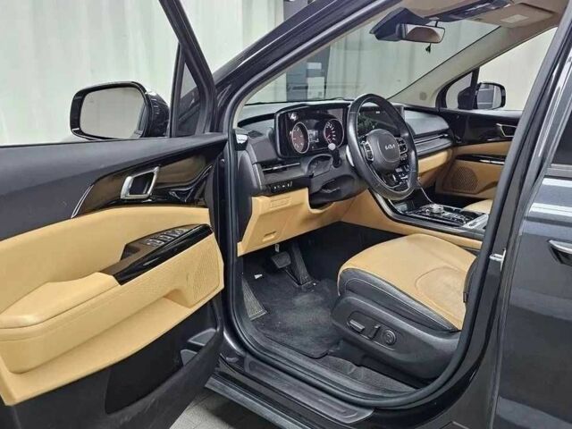 Черный Киа Карнивал, объемом двигателя 2.2 л и пробегом 48 тыс. км за 21000 $, фото 4 на Automoto.ua