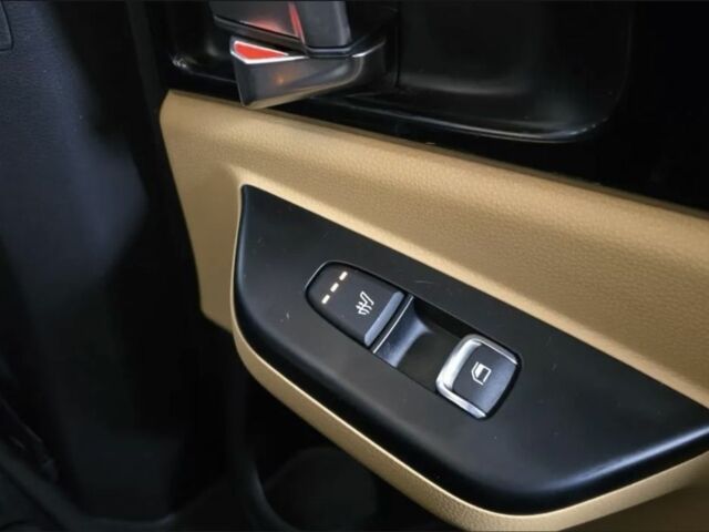 Черный Киа Карнивал, объемом двигателя 2.2 л и пробегом 152 тыс. км за 12900 $, фото 9 на Automoto.ua