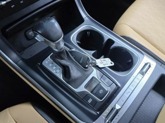 Черный Киа Карнивал, объемом двигателя 2.2 л и пробегом 152 тыс. км за 12900 $, фото 14 на Automoto.ua