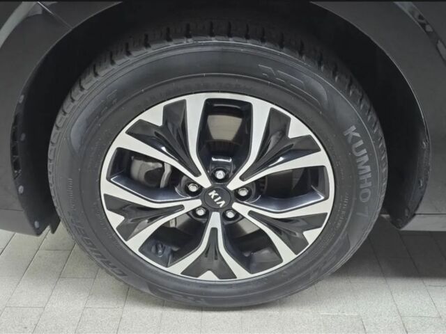 Черный Киа Карнивал, объемом двигателя 2.2 л и пробегом 152 тыс. км за 12900 $, фото 6 на Automoto.ua