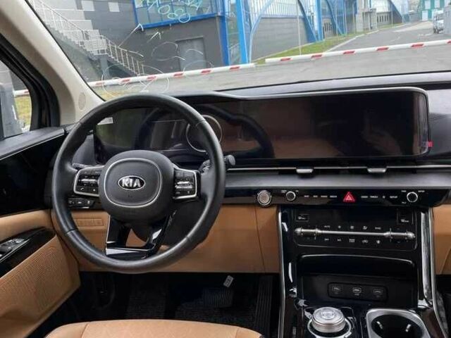 Черный Киа Карнивал, объемом двигателя 2.2 л и пробегом 42 тыс. км за 13000 $, фото 5 на Automoto.ua