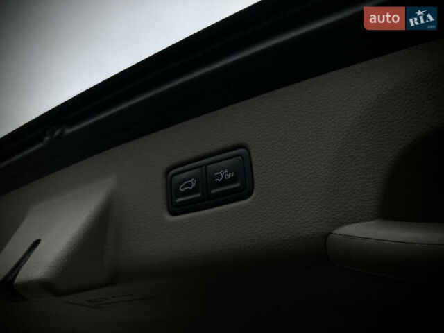 Черный Киа Карнивал, объемом двигателя 2.15 л и пробегом 157 тыс. км за 38000 $, фото 46 на Automoto.ua