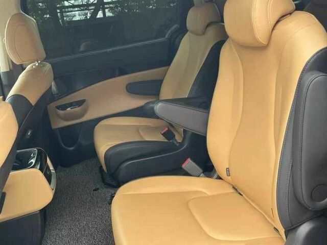 Черный Киа Карнивал, объемом двигателя 2.2 л и пробегом 42 тыс. км за 13000 $, фото 6 на Automoto.ua