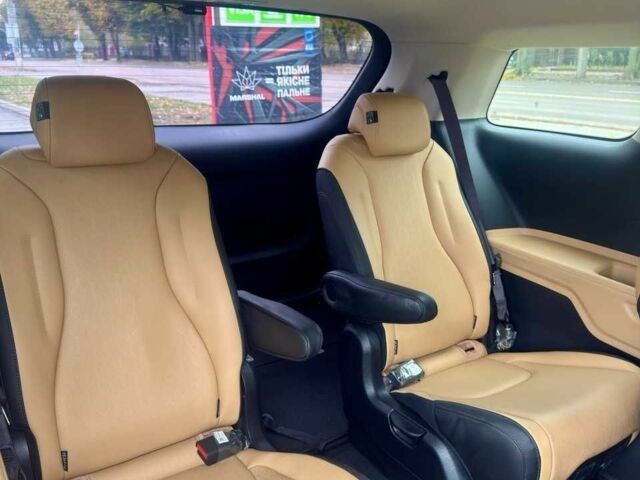 Черный Киа Карнивал, объемом двигателя 2.2 л и пробегом 102 тыс. км за 34900 $, фото 14 на Automoto.ua