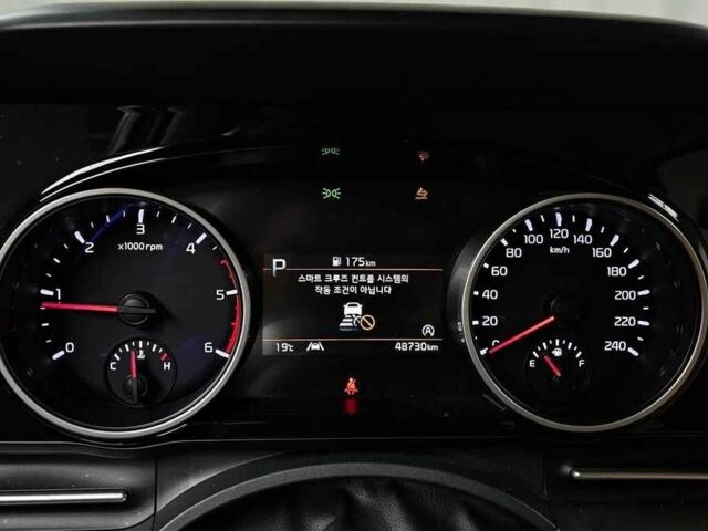 Черный Киа Карнивал, объемом двигателя 2.2 л и пробегом 48 тыс. км за 21000 $, фото 6 на Automoto.ua