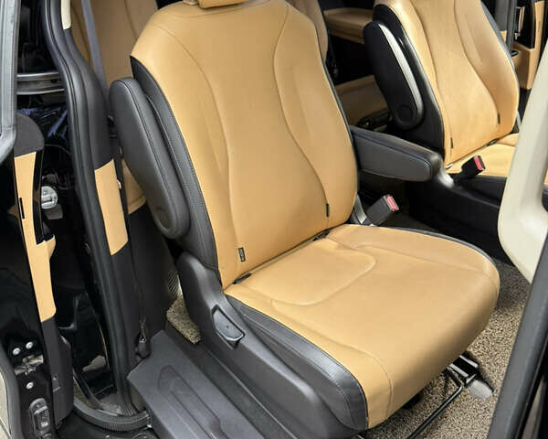 Чорний Кіа Карнівал, об'ємом двигуна 2.15 л та пробігом 57 тис. км за 42800 $, фото 19 на Automoto.ua