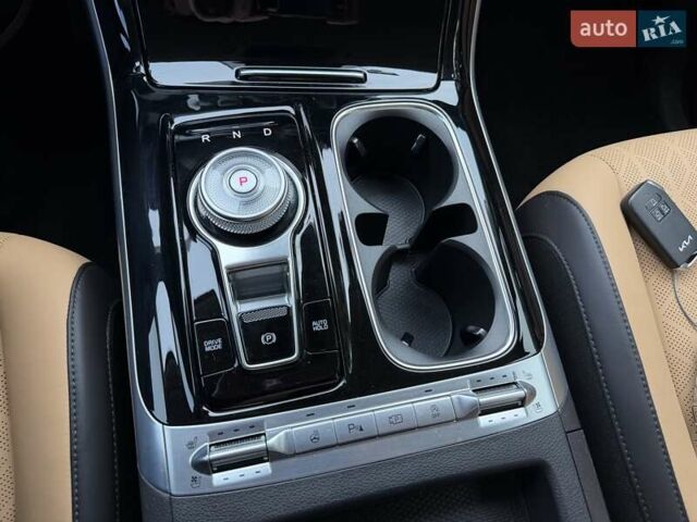 Черный Киа Карнивал, объемом двигателя 2.2 л и пробегом 31 тыс. км за 45500 $, фото 24 на Automoto.ua