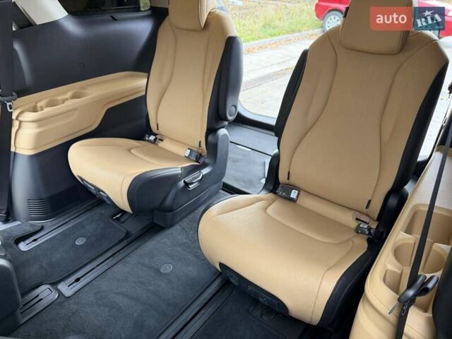 Черный Киа Карнивал, объемом двигателя 2.2 л и пробегом 31 тыс. км за 45500 $, фото 45 на Automoto.ua