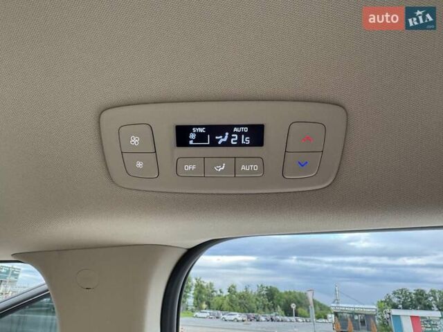 Черный Киа Карнивал, объемом двигателя 2.2 л и пробегом 45 тыс. км за 44500 $, фото 35 на Automoto.ua