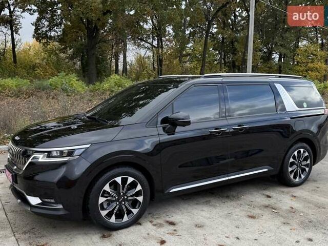 Черный Киа Карнивал, объемом двигателя 2.2 л и пробегом 31 тыс. км за 45500 $, фото 3 на Automoto.ua