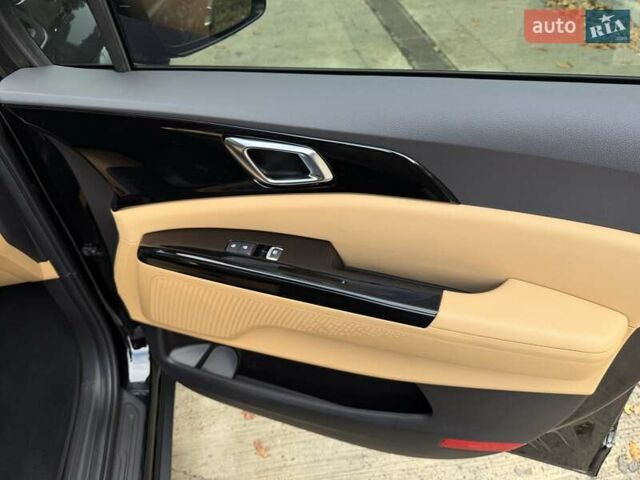 Черный Киа Карнивал, объемом двигателя 2.2 л и пробегом 31 тыс. км за 45500 $, фото 23 на Automoto.ua