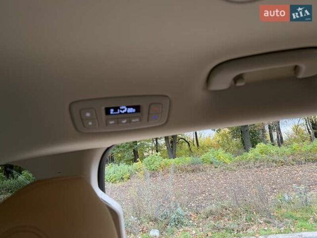 Черный Киа Карнивал, объемом двигателя 2.2 л и пробегом 31 тыс. км за 45500 $, фото 41 на Automoto.ua