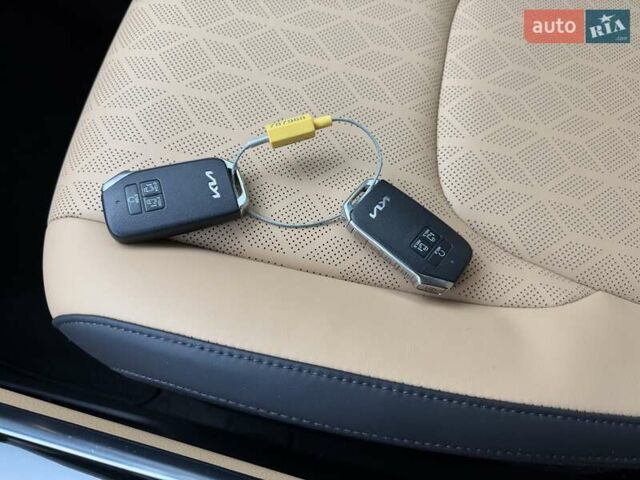 Черный Киа Карнивал, объемом двигателя 2.2 л и пробегом 31 тыс. км за 45500 $, фото 29 на Automoto.ua