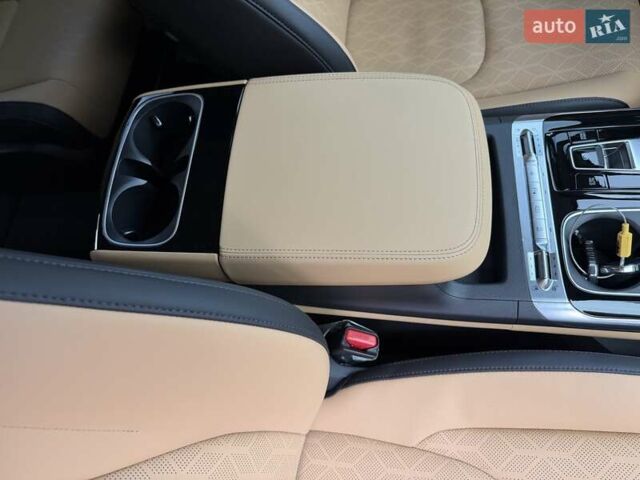 Черный Киа Карнивал, объемом двигателя 2.2 л и пробегом 31 тыс. км за 45500 $, фото 20 на Automoto.ua