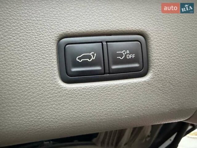 Черный Киа Карнивал, объемом двигателя 2.2 л и пробегом 12 тыс. км за 67000 $, фото 32 на Automoto.ua