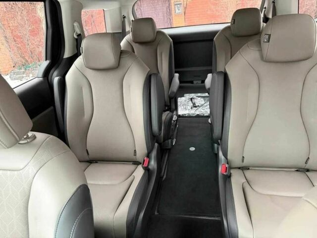 Черный Киа Карнивал, объемом двигателя 2.2 л и пробегом 58 тыс. км за 43000 $, фото 9 на Automoto.ua