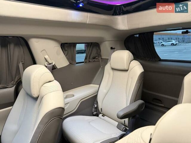 Черный Киа Карнивал, объемом двигателя 2.2 л и пробегом 12 тыс. км за 67000 $, фото 54 на Automoto.ua