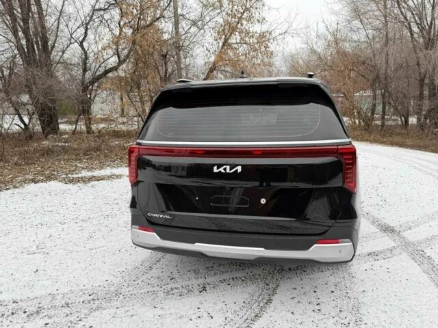 Черный Киа Карнивал, объемом двигателя 2.2 л и пробегом 58 тыс. км за 43000 $, фото 4 на Automoto.ua