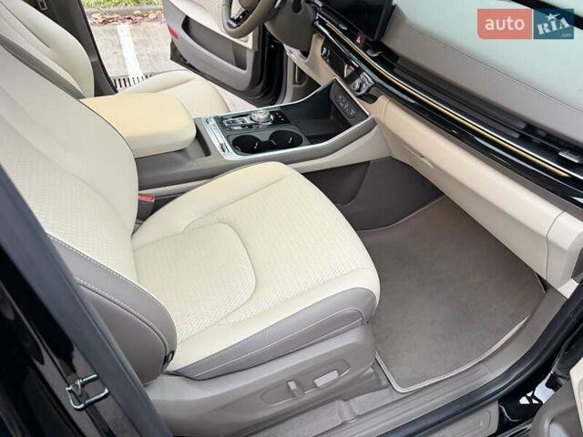 Черный Киа Карнивал, объемом двигателя 2.2 л и пробегом 12 тыс. км за 67000 $, фото 36 на Automoto.ua