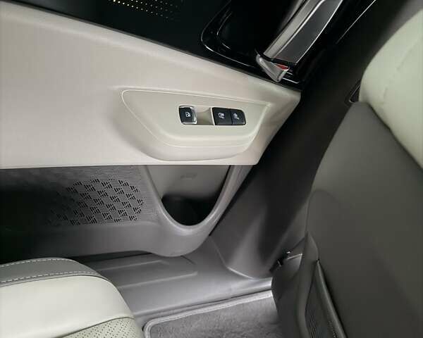 Черный Киа Карнивал, объемом двигателя 2.2 л и пробегом 12 тыс. км за 67000 $, фото 40 на Automoto.ua