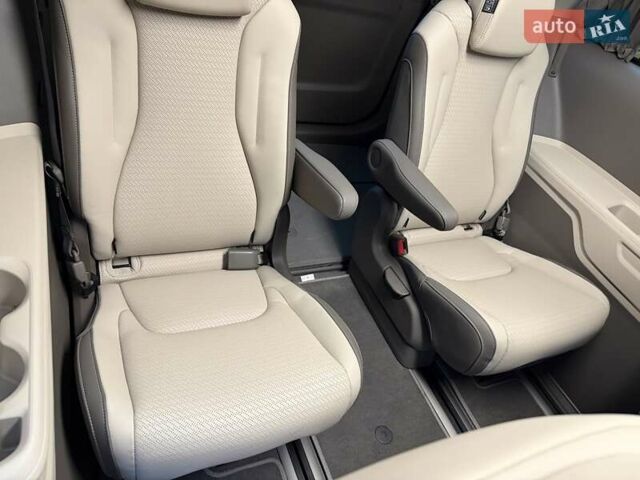 Черный Киа Карнивал, объемом двигателя 2.2 л и пробегом 12 тыс. км за 67000 $, фото 28 на Automoto.ua