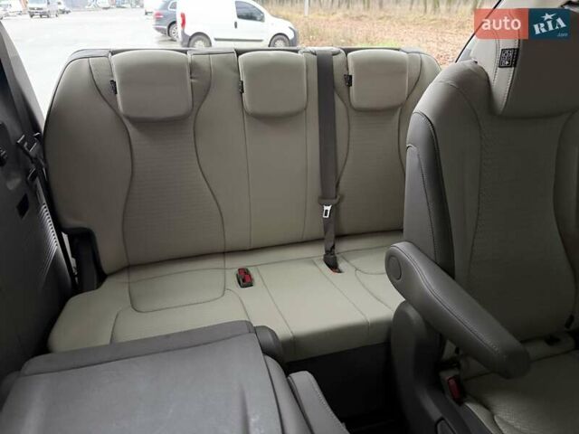 Черный Киа Карнивал, объемом двигателя 2.2 л и пробегом 12 тыс. км за 67000 $, фото 30 на Automoto.ua