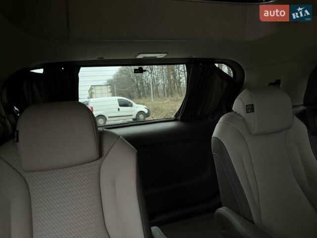 Черный Киа Карнивал, объемом двигателя 2.2 л и пробегом 12 тыс. км за 67000 $, фото 42 на Automoto.ua