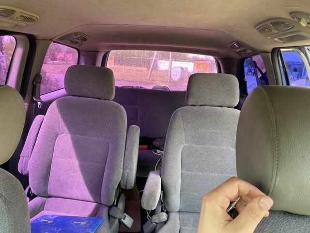 Коричневый Киа Карнивал, объемом двигателя 2.9 л и пробегом 320 тыс. км за 2700 $, фото 7 на Automoto.ua