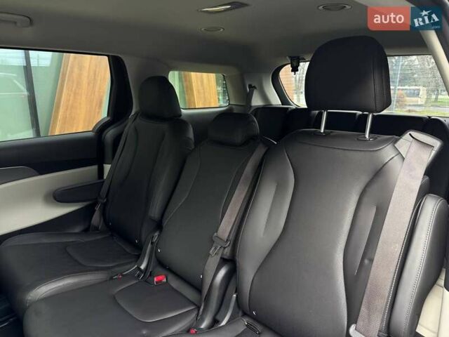 Коричневый Киа Карнивал, объемом двигателя 3.47 л и пробегом 39 тыс. км за 26500 $, фото 23 на Automoto.ua